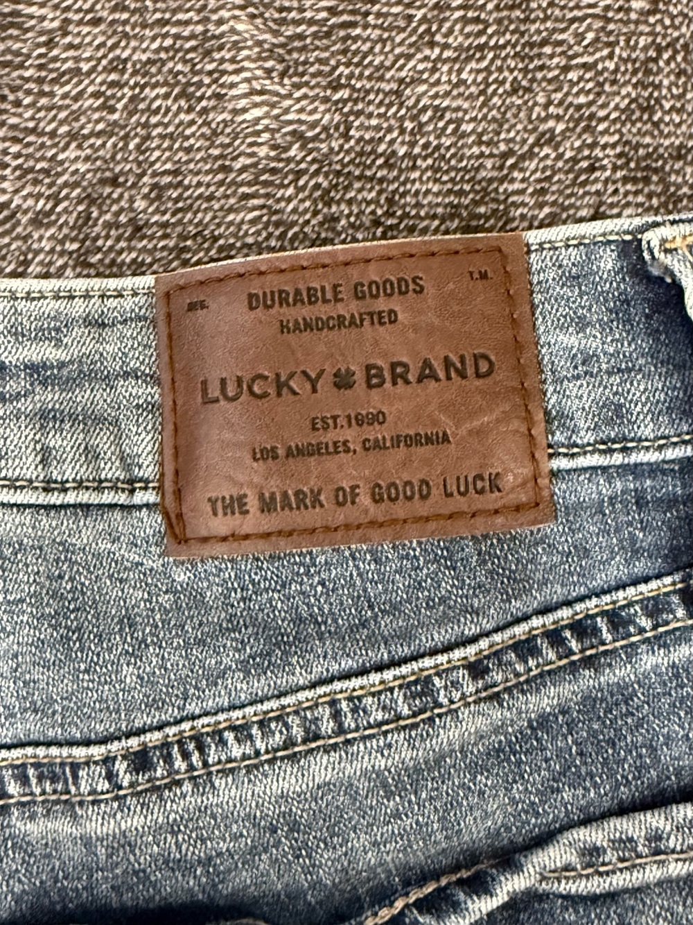 Lucky Brand Sweet Straight Jeans Women’s Size 2/26 Light Wash 28” Inseam - Picture 6 of 7